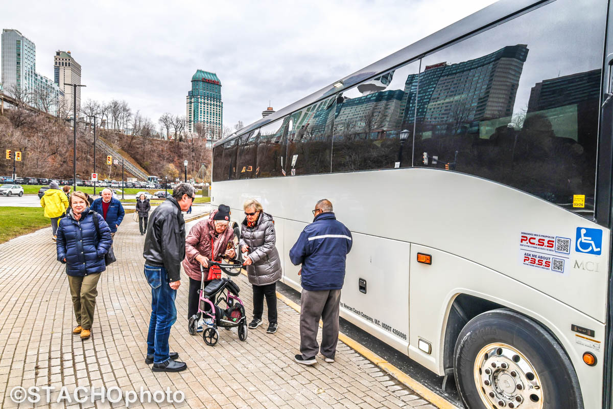 Prepravovali sme sa bezbarierovym autobusom na Niagaru